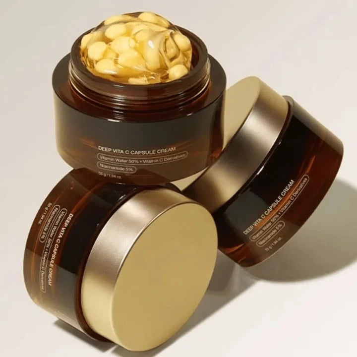 Ορατή λάμψη και ενυδατωμένο δέρμα χάρη στις κάψουλες C