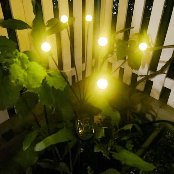 Lâmpadas de jardim com vagalumes 